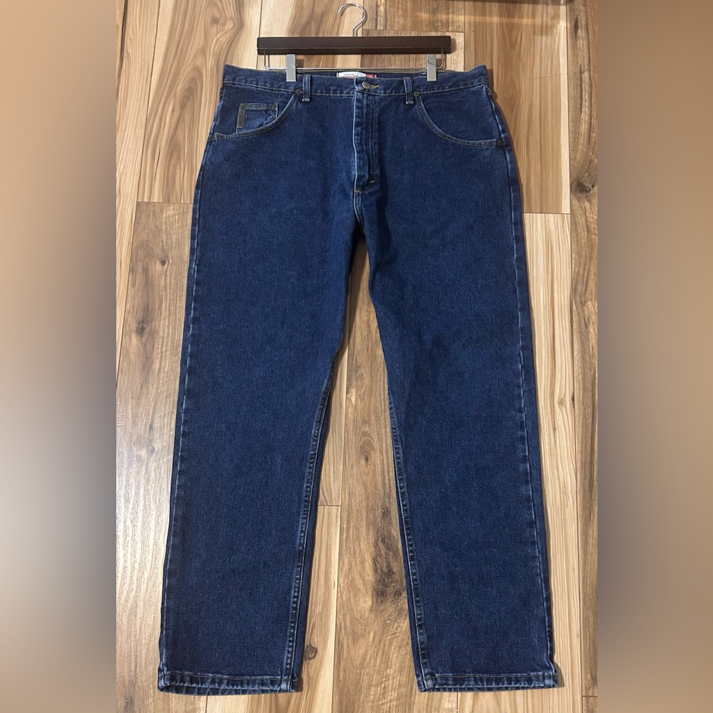 Vintage Men’s Wrangler Dark Wash Straight Denim Jeans Classic Style Size 38